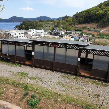 Tongyeong Yehyang Pension Exterior photo