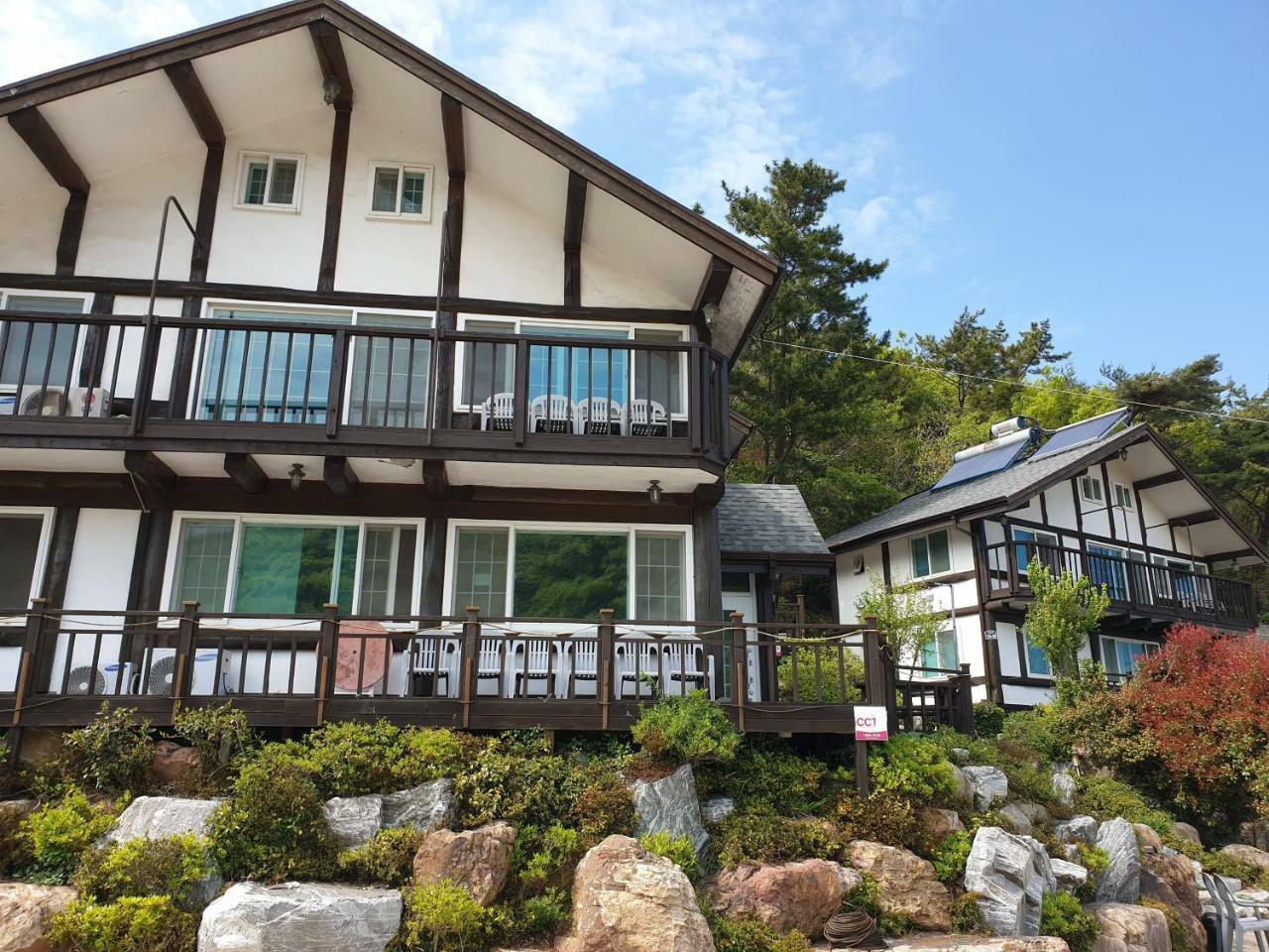 Tongyeong Yehyang Pension Exterior photo