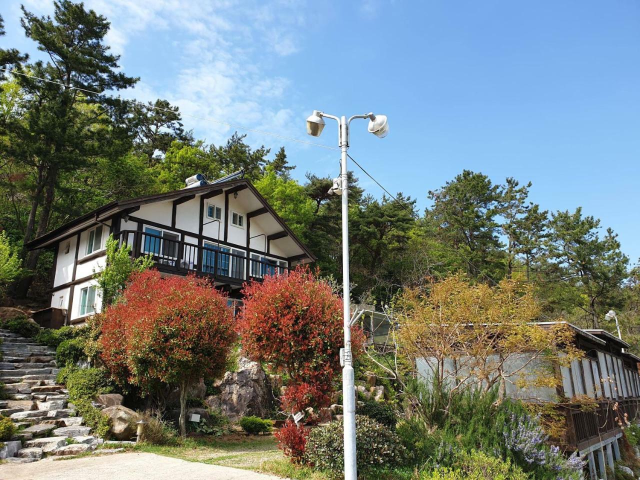 Tongyeong Yehyang Pension Exterior photo