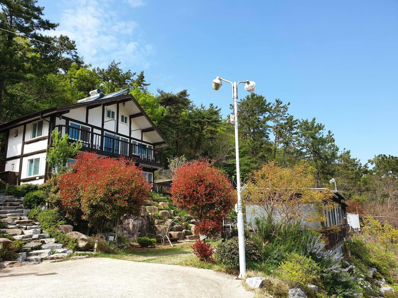 Tongyeong Yehyang Pension Exterior photo